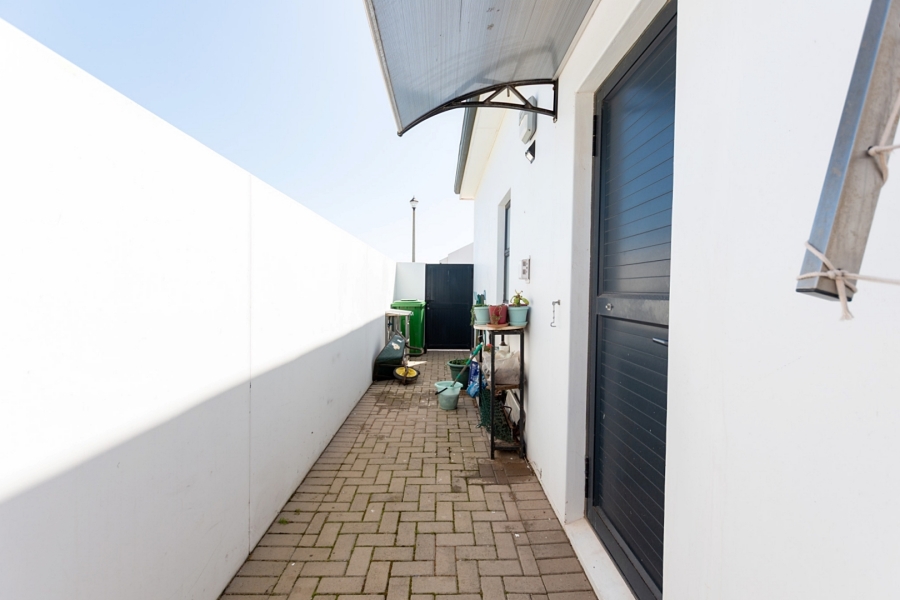 3 Bedroom Property for Sale in Sandy Point Western Cape